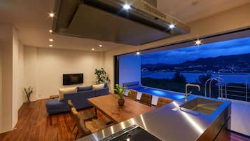 Biệt thự Elite, 2 phòng ngủ, không hút thuốc (Construction ongoing nearby, No View) | Bếp riêng | Tủ lạnh, lò vi sóng, bếp nấu, lò nướng bánh mì