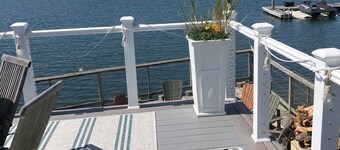 Spectacular Bay Front Home Phenomenal Views-Hot Tub,Water Trampoline,Water Toys