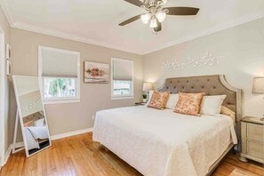 5 bedrooms, desk, iron/ironing board, travel cot