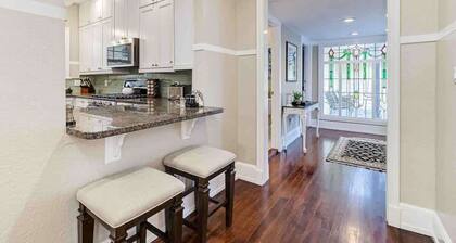 5BR Success Home ~ 5 min walk to FSC | Sleeps 19