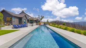 Piscine extérieure, piscine chauffée