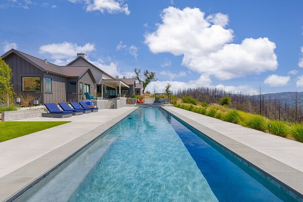 Piscine extérieure, piscine chauffée