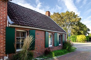 Exterior - Vacation Home 'Segelboot' with Garden, BBQ & Wi-Fi (Krummhörn)