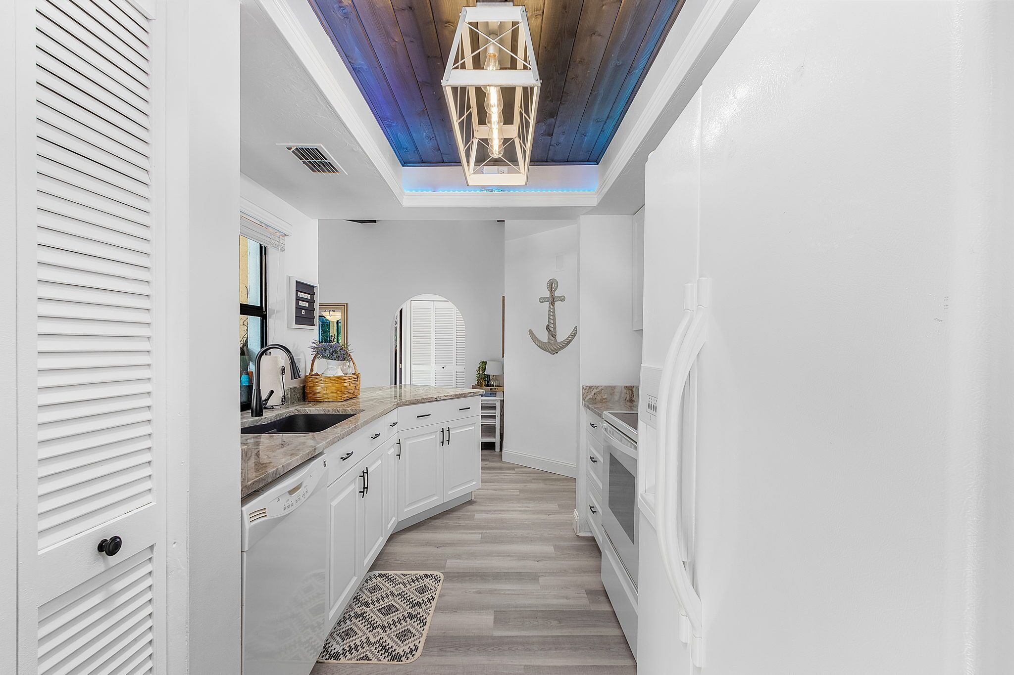 雪櫃、微波爐、焗爐、爐具