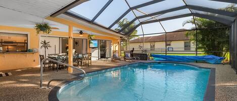 Een verwarmd zwembad