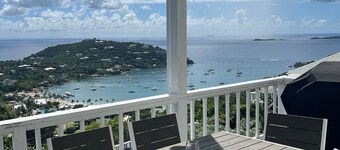 TRANQUIL BREEZE  [3 BR - 3 BA] Best Views & Location- Close to Town & Generator