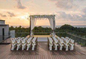 Outdoor banquet area - Le Méridien Goa, Calangute (Calangute)