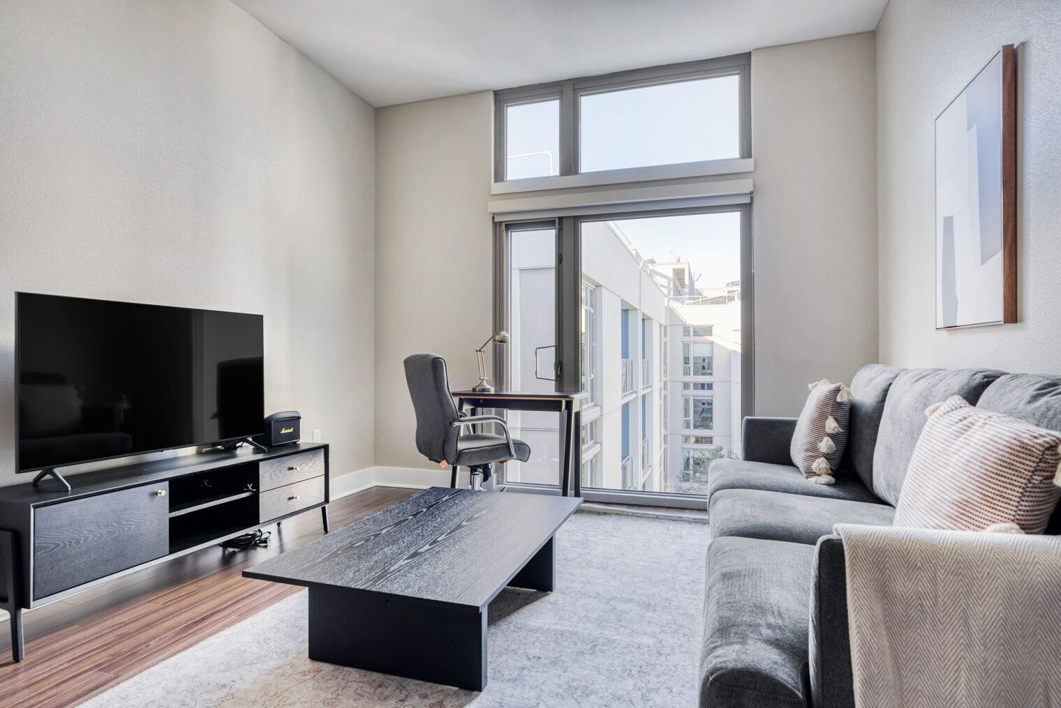 Hip Mission Bay 1BR w/ Gym & Pool, walk to Caltrain & Muni, by Blueground