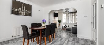 House - Sleeps 10 - Garden - Close to City Centre