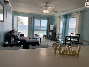 Smart TV - AV36 - Gulf Front 2-Bed & 2-Bath Condo with Balcony & Pool (Fort Walton Beach)