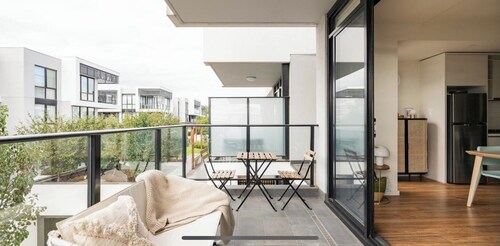 Stylish apartment close to amazing Melbourne offerings.