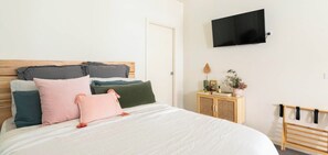 2 Schlafzimmer, Bügeleisen/Bügelbrett, Bettwäsche