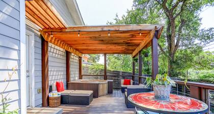 Hip East Austin, Cold/Hot Tub, Groups/Pets Welcome