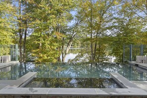 Pool - Sunny Days w/ Lakeview, seasonal Pool, Hot Tub, close to dining, shopping, town (Newtown)