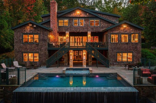 Sunny Days w/ Lakeview, seasonal Pool, Hot Tub, close to dining, shopping, town