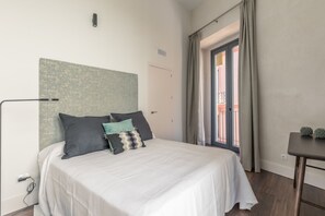 2 slaapkamers, een strijkplank/strijkijzer, internet