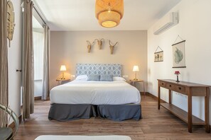 2 chambres, fer et planche à repasser, accès Internet