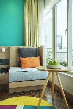 Caja de seguridad en la habitación y escritorio 