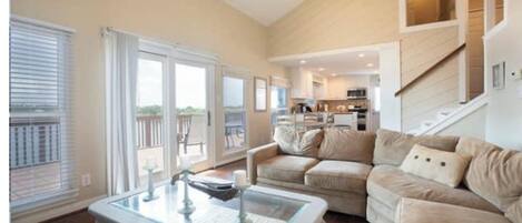 智能电视、壁炉、立体声音响