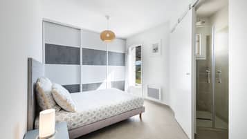 3 bedrooms, soundproofing, iron/ironing board, free WiFi