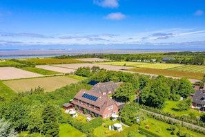 Exterior - Whg. - house on the dike (Utersum)