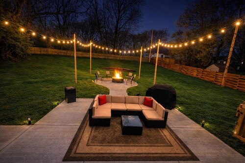 Private Retreat  7BR • 5 King Beds • Hot Tub • Game Room