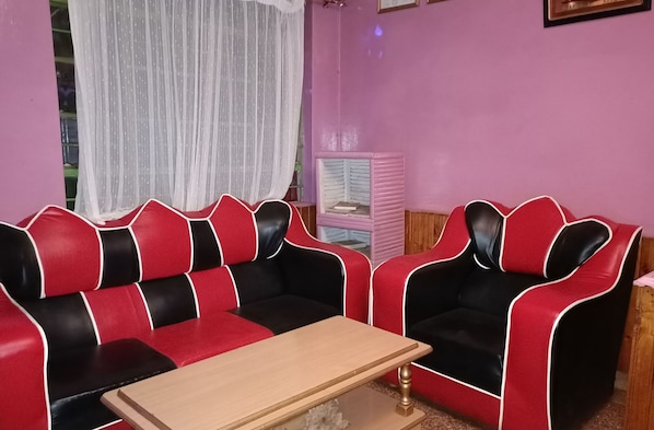 Flat-screen TV - Gerish Hotel (Embu)