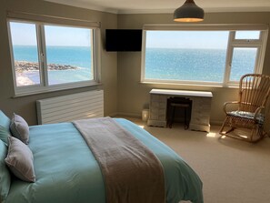 3 bedrooms, travel crib, free WiFi, bed sheets