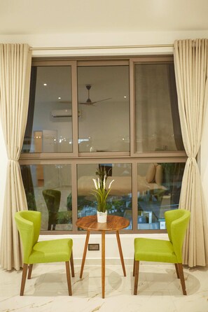 Studio Suite Panorama | Didekorasi berbeda-beda dan dilengkapi dengan perabotan berbeda-beda