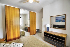 1 bedroom, iron/ironing board, free WiFi, bed sheets - Villa Olga F: A cozy and welcoming apartment that is part of a villa situated in a quiet location, a few minutes from the town center, with Free WI-FI. (Agropoli)