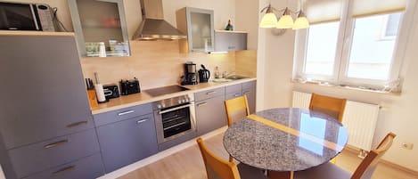 Fridge, microwave, oven, coffee/tea maker