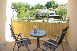 Unclassified image, 4 of 12, button