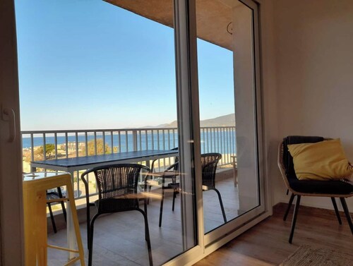 Propriano : Vue sur Mer, Pieds dans l'eau