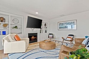 Smart TV, fireplace, video games, table tennis