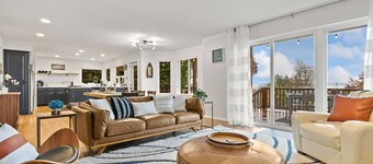 Puget Sound Retreat - 4 Bedroom Home w/ Hot Tub