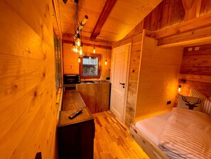 Unclassified image, 5 of 21, button