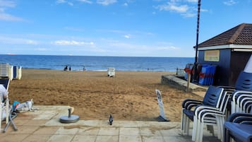 Beach nearby, sun loungers