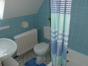 Toallas, jabón y papel higiénico