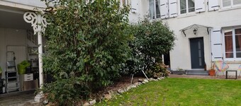 Newly renovated apartment in manor house, very close to town center