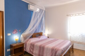 1 dormitori, wifi gratuïta i roba de llit