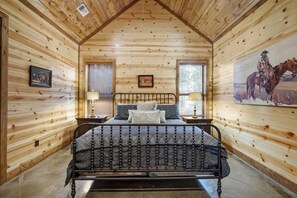 4 عدّة غرف نوم ومكواة/لوح كي وواي فاي وملاءات أسرّة