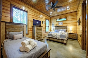 4 habitaciones, tabla de planchar con plancha, wifi y ropa de cama