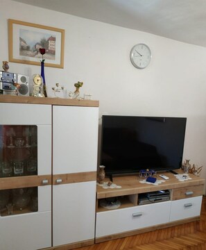 Apartment (Two bedroom apartment) | Wohnzimmer
