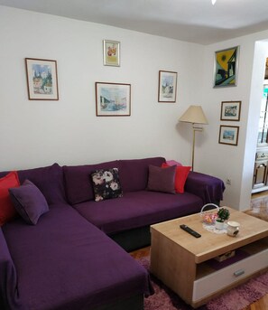 Apartment (Two bedroom apartment) | Wohnzimmer
