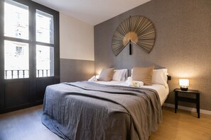 Een strijkplank/strijkijzer, gratis wifi, beddengoed