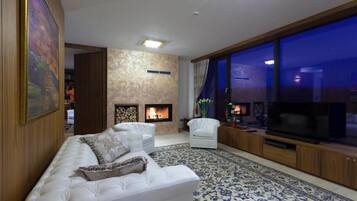 21-inch flat-screen TV with digital channels, TV, fireplace