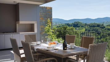 Family Villa, Multiple Bedrooms, Refrigerator & Microwave (Luxury Villa Eva Pool Whirlpool &) | Outdoor dining
