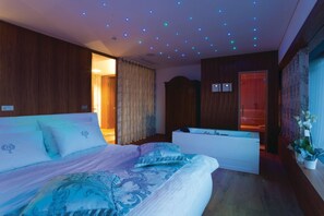 4 bedrooms, laptop workspace, iron/ironing board, free WiFi - Luxury Villa Eva Pool Whirlpool & Sauna (Brda)