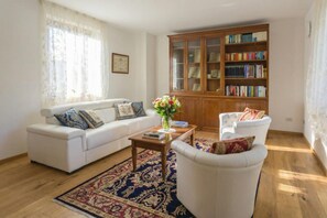 Family Villa, Multiple Bedrooms, Refrigerator & Microwave (Luxury Villa Eva Pool Whirlpool &) | Living area | 21-inch flat-screen TV with digital channels, TV, fireplace - Luxury Villa Eva Pool Whirlpool & Sauna (Brda)