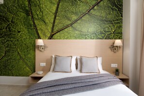 5 bedrooms, in-room safe, iron/ironing board, free WiFi - Panoramic Sea Views, Pool, Garden, BBQ, TableTennis, Playground, Hammock (Chania)